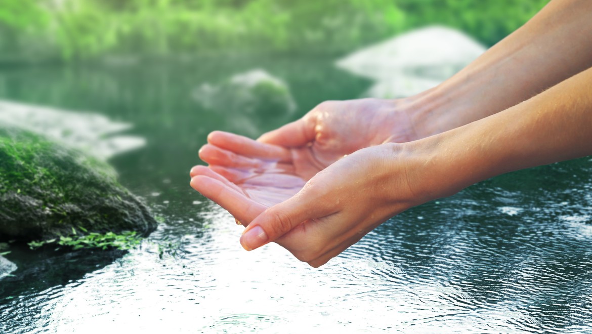 Wasser ist eine wertvolle Ressource und sollte im Bad sparsam verwendet werden Wasser ist eine wertvolle Ressource und sollte im Bad sparsam verwendet werden