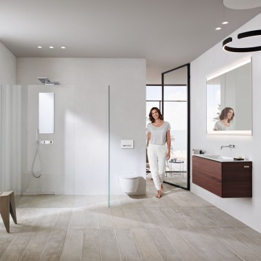 Привітна ванна кімната, оснащена обладнанням серії Geberit ONE
